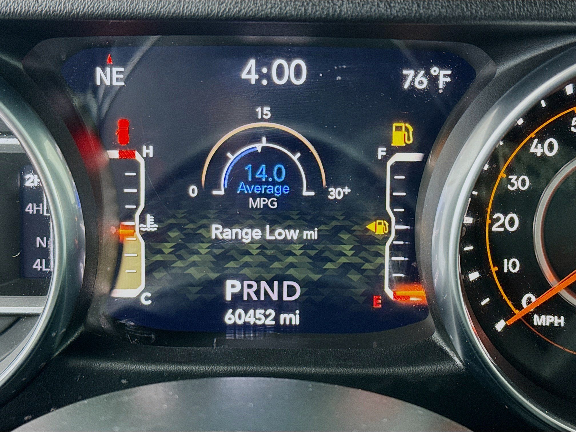 Used 2018 Jeep Wrangler Unlimited Sahara AWD/4WD image 8