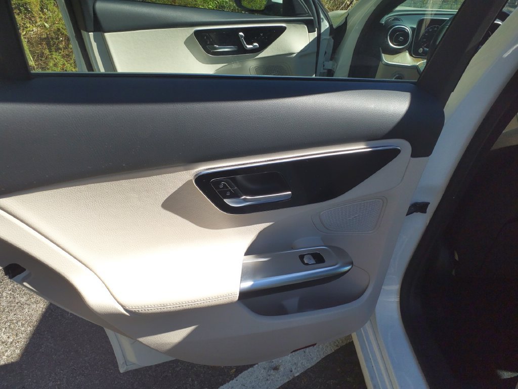 Used 2023 Mercedes-Benz C 300 4MATIC Sedan image 23