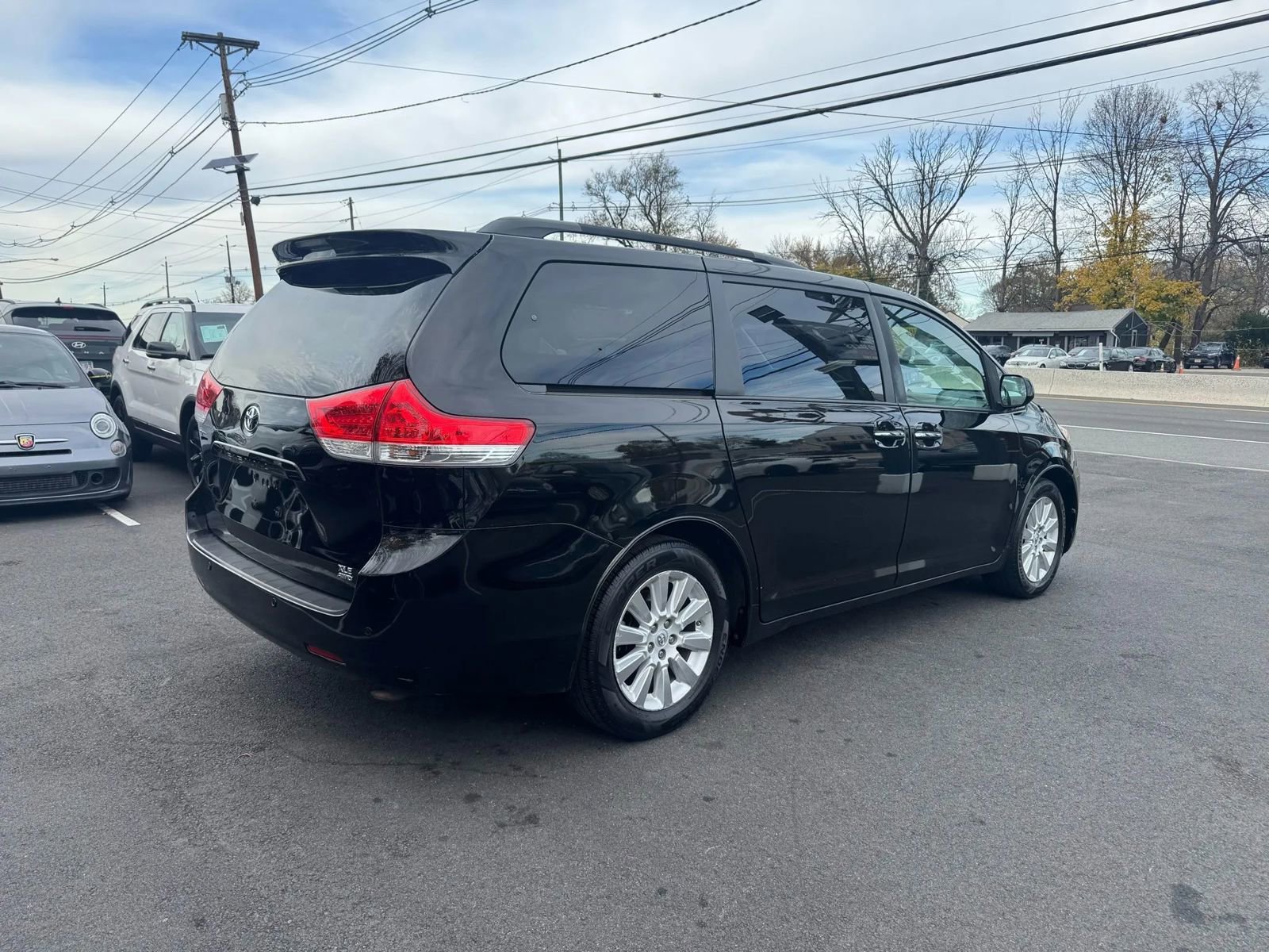 Used 2013 Toyota Sienna Limited image 9