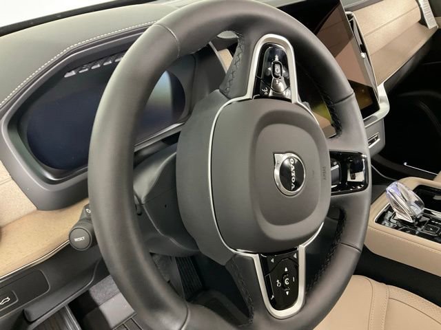 New 2026 Volvo XC90 B6 Plus w/ Protection Package Premier image 24