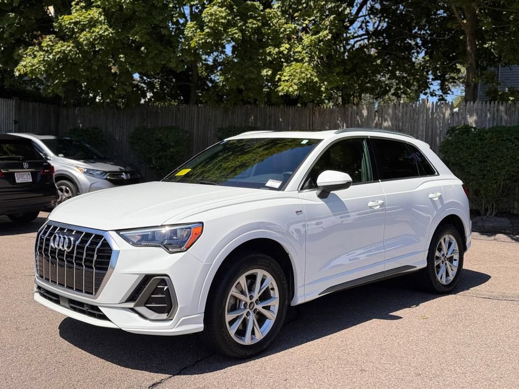 Used 2021 Audi Q3 2.0T Premium w/ Convenience Package AWD/4WD image 2
