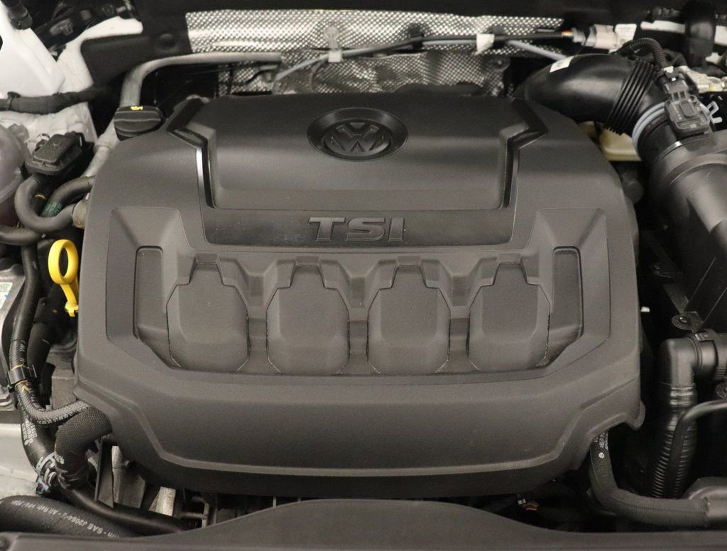 Used 2024 Volkswagen Tiguan SE w/ Panoramic Sunroof Package image 28