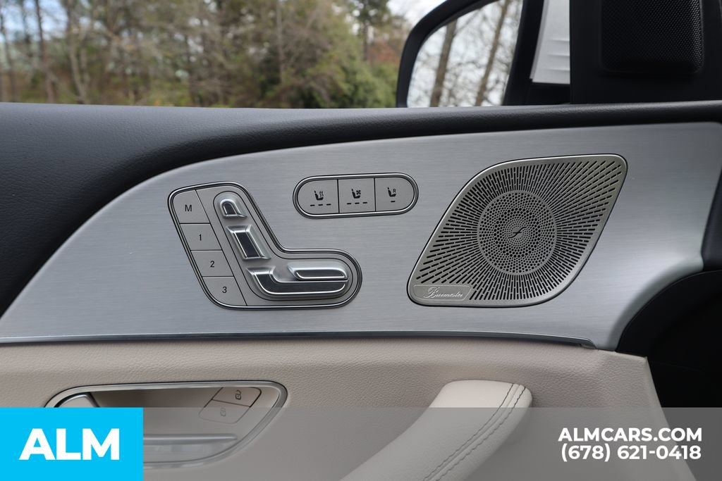 Used 2025 Mercedes-Benz GLS 450 4MATIC image 11