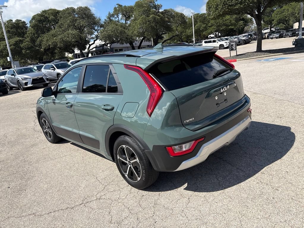 Used 2024 Kia Niro EX FWD image 3
