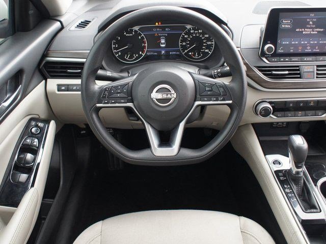 Used 2023 Nissan Altima 2.5 SV image 5