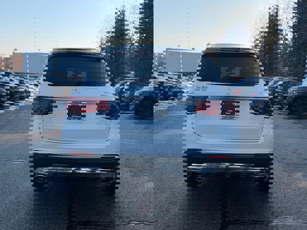 Used 2022 Mercedes-Benz GLC 300 4MATIC image 5