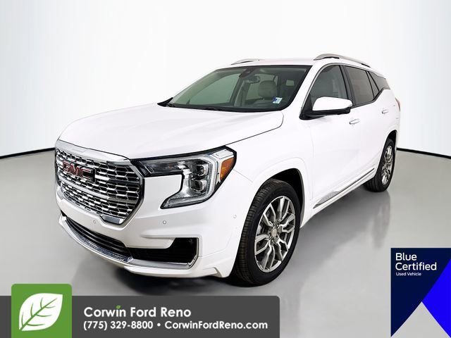 Used 2022 GMC Terrain Denali w/ Denali Premium Package image 3