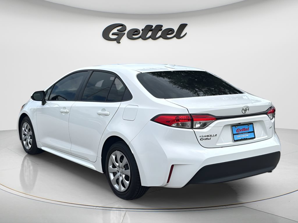 Used 2024 Toyota Corolla LE FWD image 7