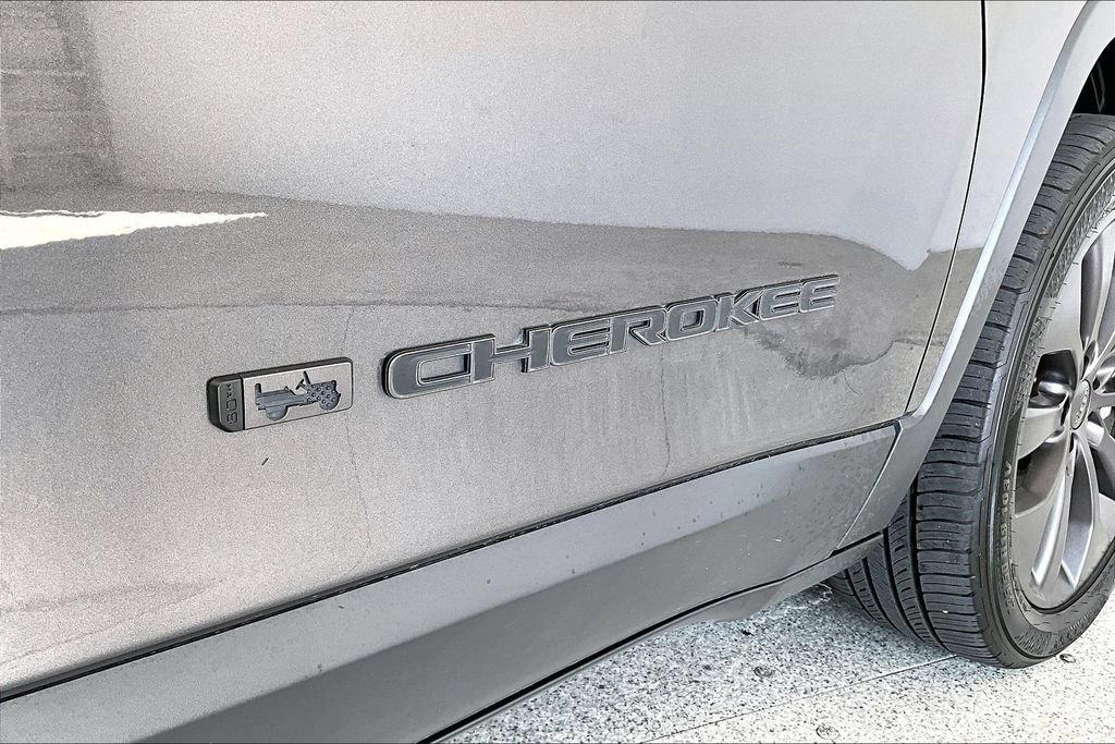 Used 2021 Jeep Cherokee Latitude Lux 80th Anniv w/ Quick Order Package 26U 80TH AWD/4WD image 38
