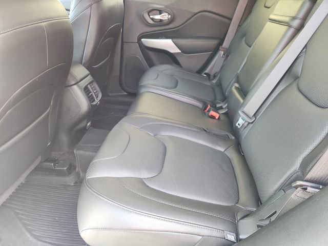 Used 2018 Jeep Cherokee Overland w/ Technology Group image 25