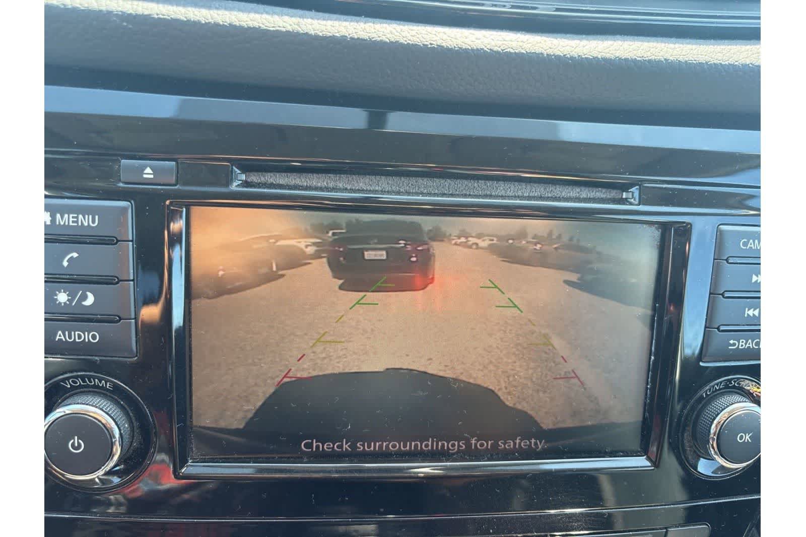 Used 2018 Nissan Rogue SV image 17