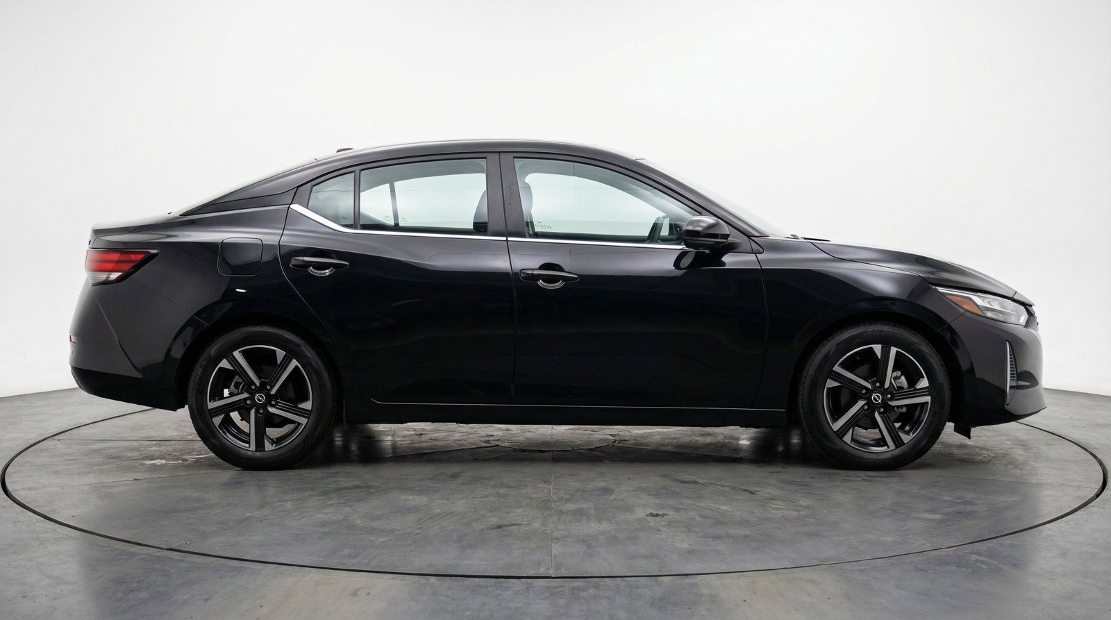 Used 2025 Nissan Sentra SV image 11