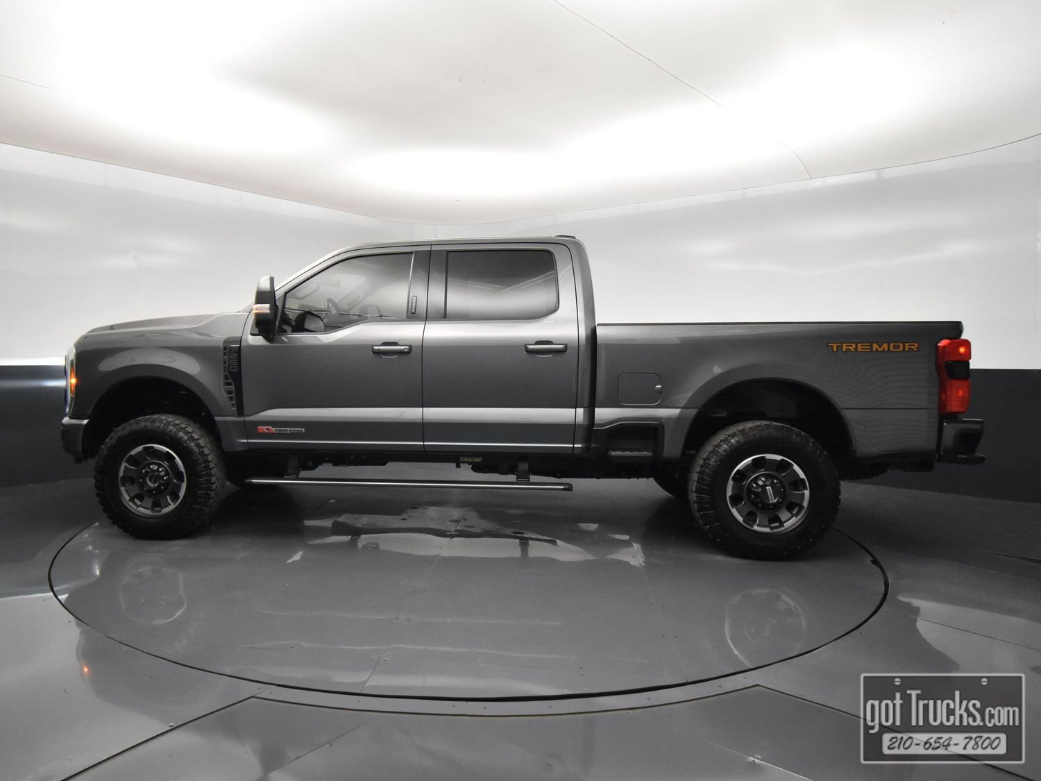 Used 2023 Ford F250 Lariat w/ Lariat Ultimate Package AWD/4WD image 3