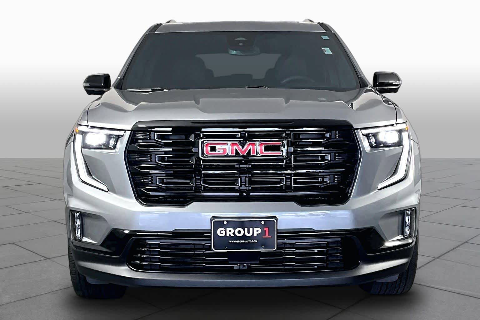 Used 2025 GMC Acadia Elevation w/ Elevation Premium Package FWD image 4