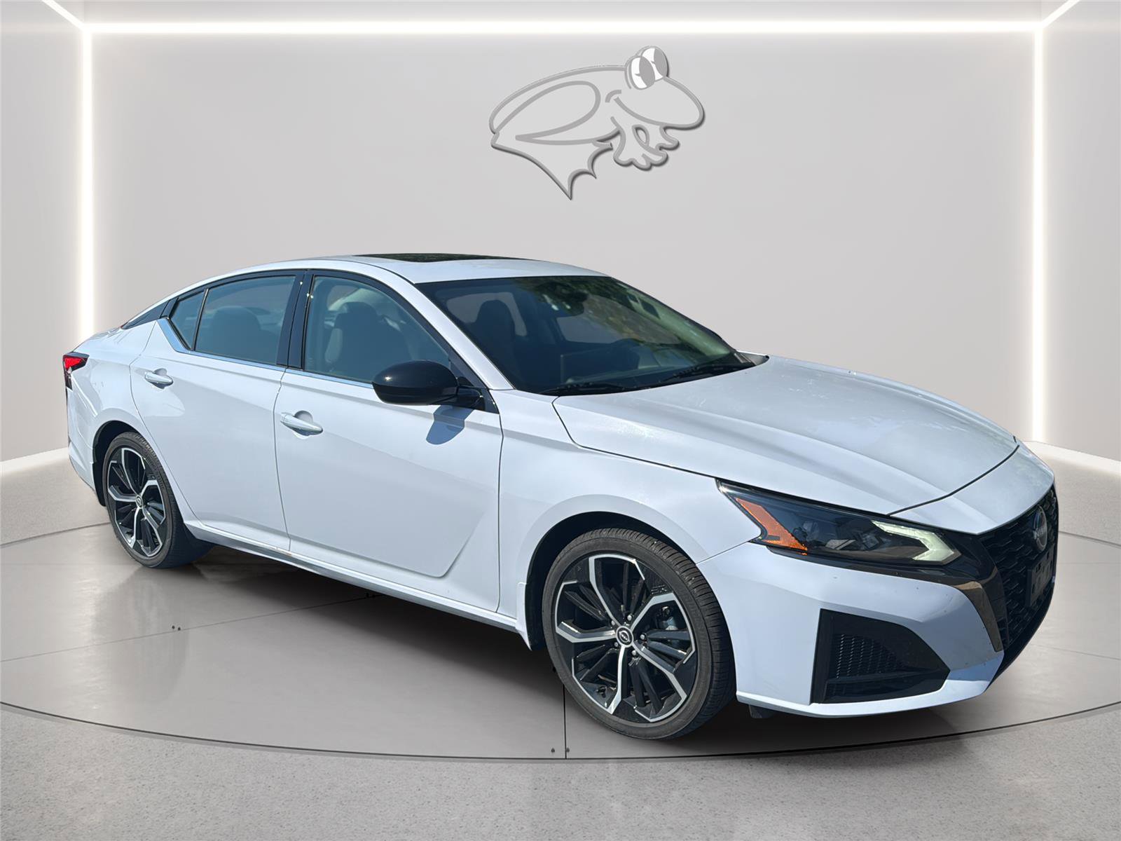 Used 2024 Nissan Altima 2.5 SR w/ SR Premium Package FWD image 7