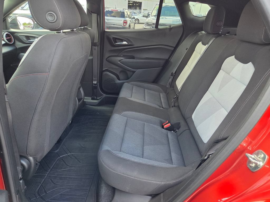 Used 2024 Chevrolet Trax RS FWD image 6