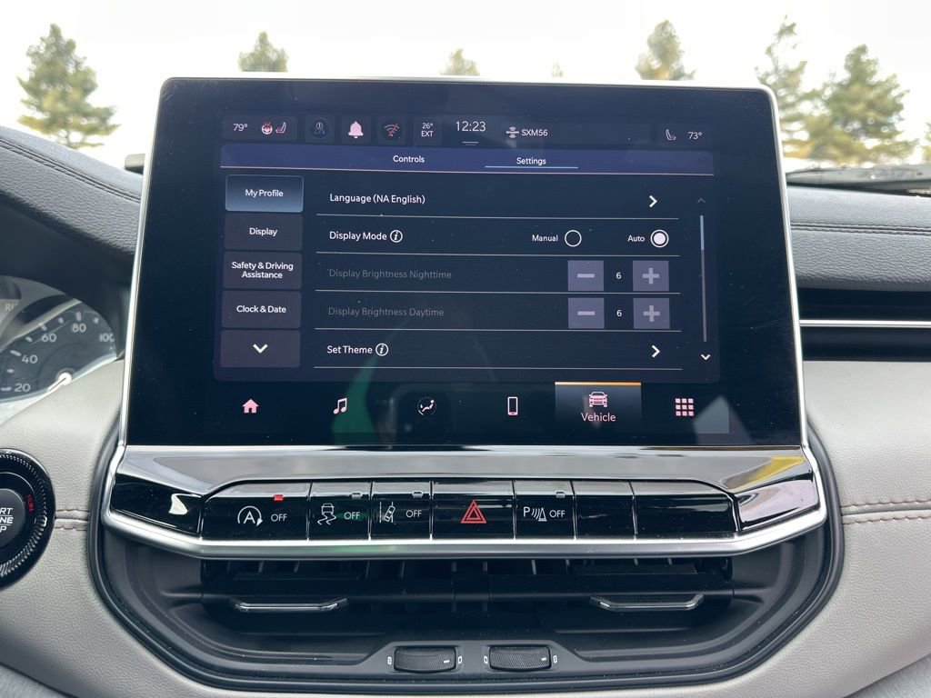 Used 2025 Jeep Compass Limited image 36