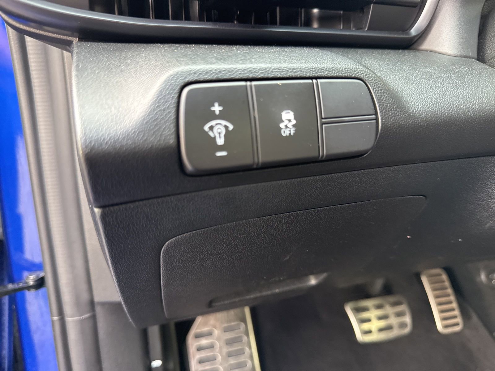 Certified 2025 Hyundai Elantra Sport image 17