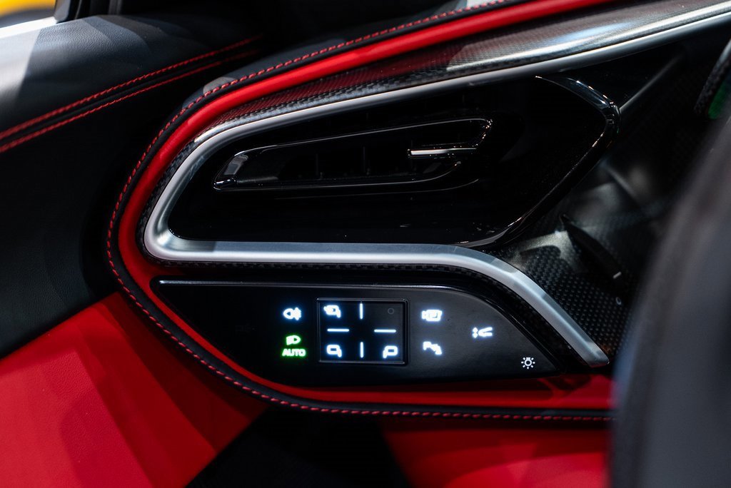 Used 2023 Ferrari 296 GTS image 30