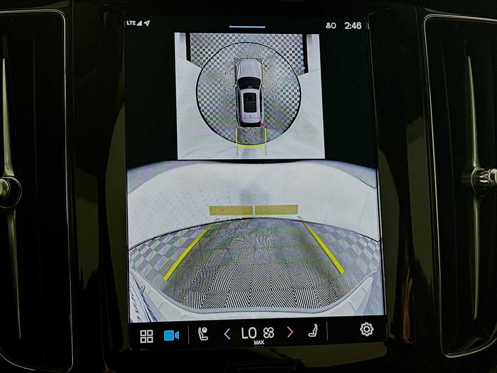 Used 2025 Volvo XC60 T8 Plus w/ Protection Package Premier image 15