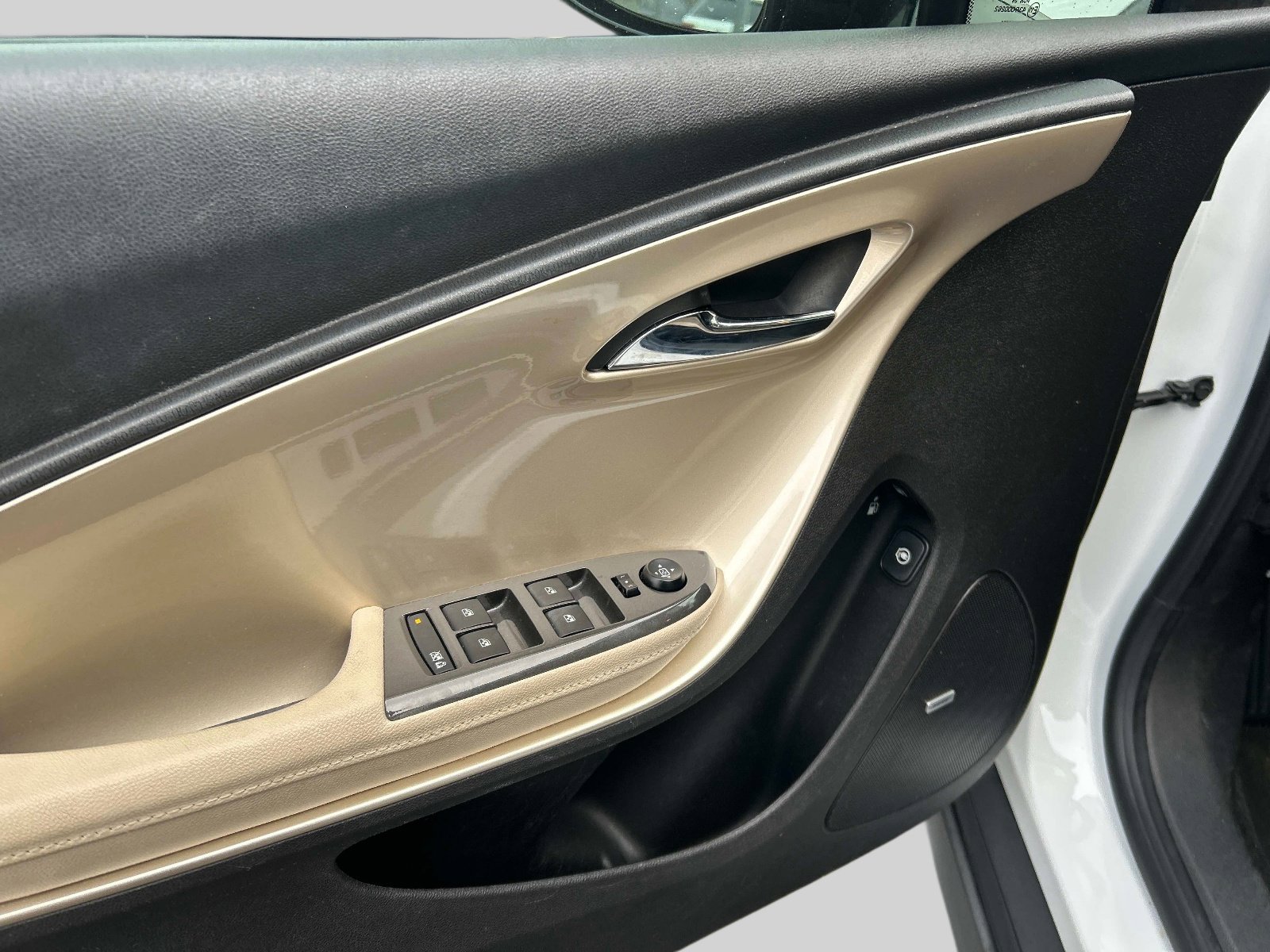 Used 2012 Chevrolet Volt Premium w/ Premium Trim Package image 18