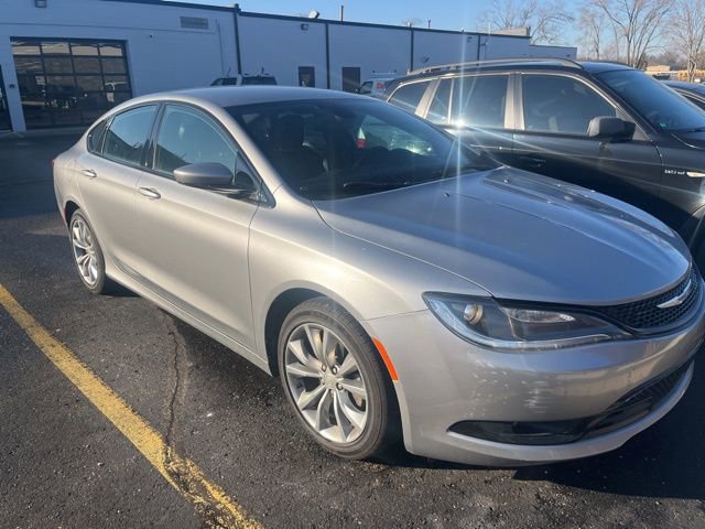 Used 2016 Chrysler 200 S w/ Comfort Group image 3