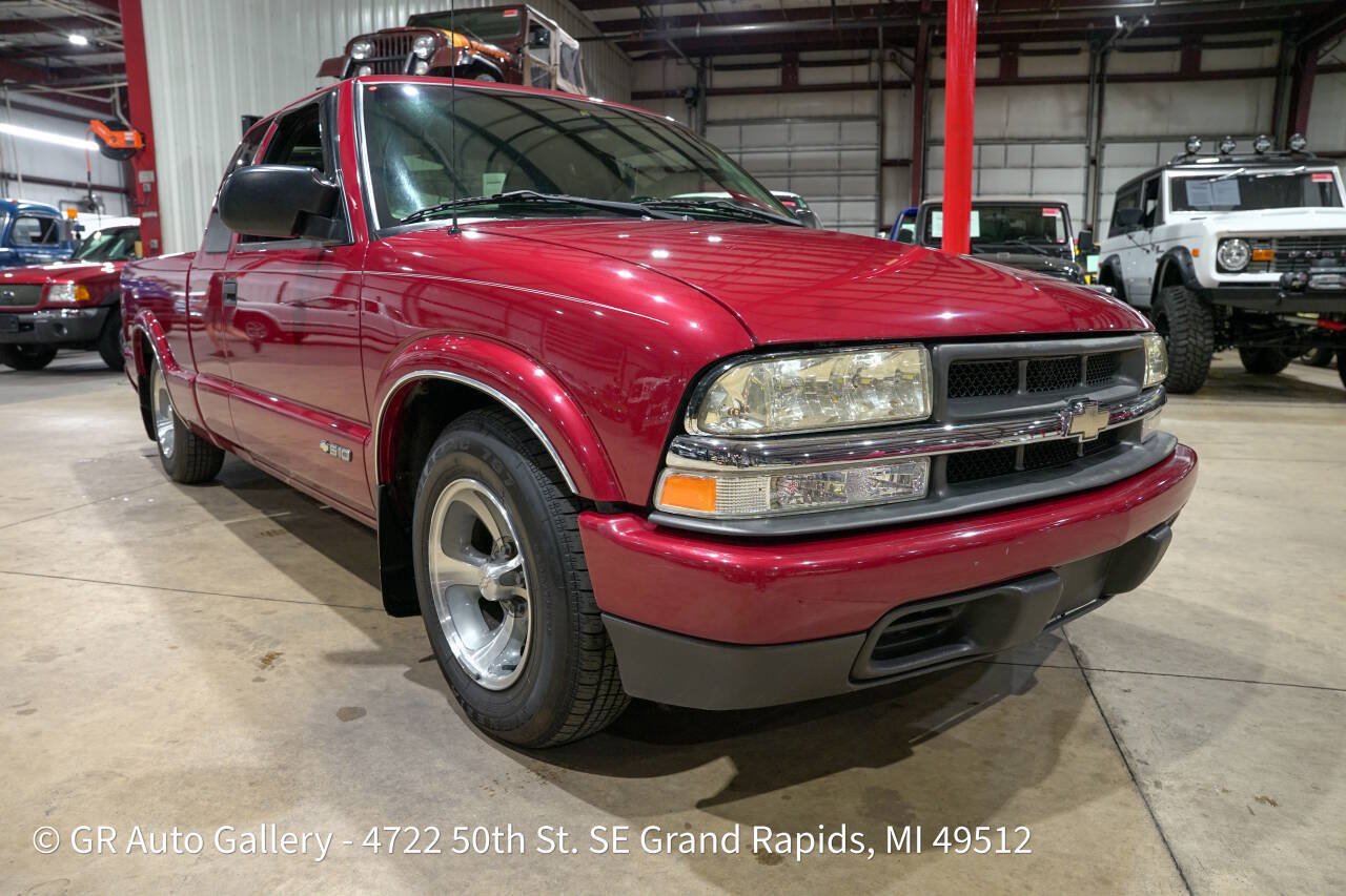 Used 2003 Chevrolet S10 Pickup LS RWD image 12