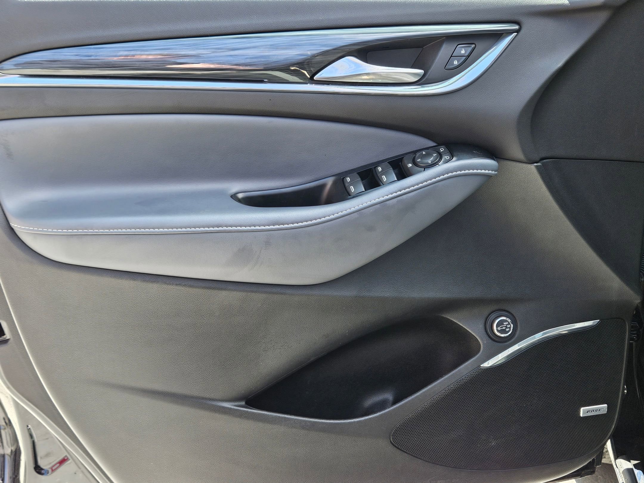 Used 2023 Buick Enclave Essence w/ Experience Buick Package image 17