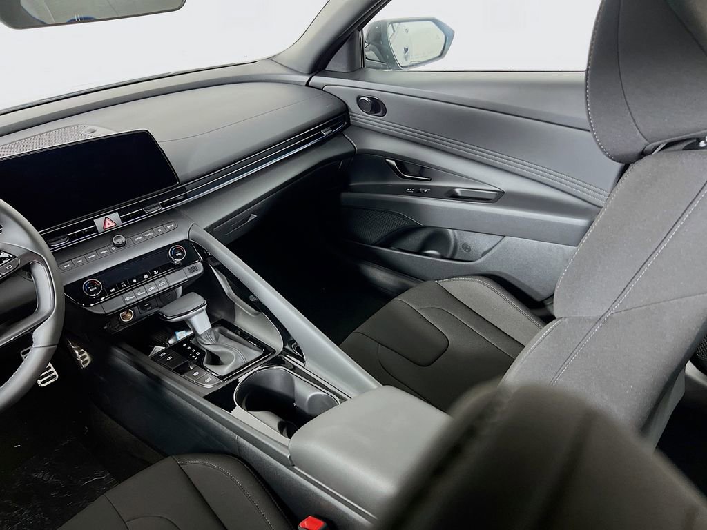 New 2025 Hyundai Elantra SEL w/ Cargo Package image 20