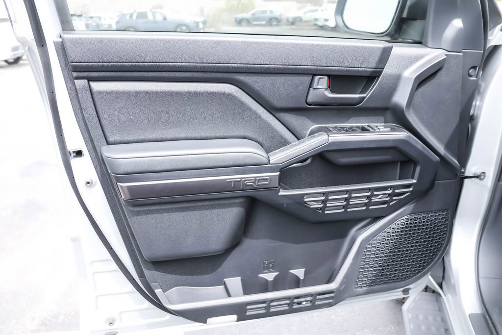 Used 2025 Toyota 4Runner TRD Off-Road AWD/4WD image 24