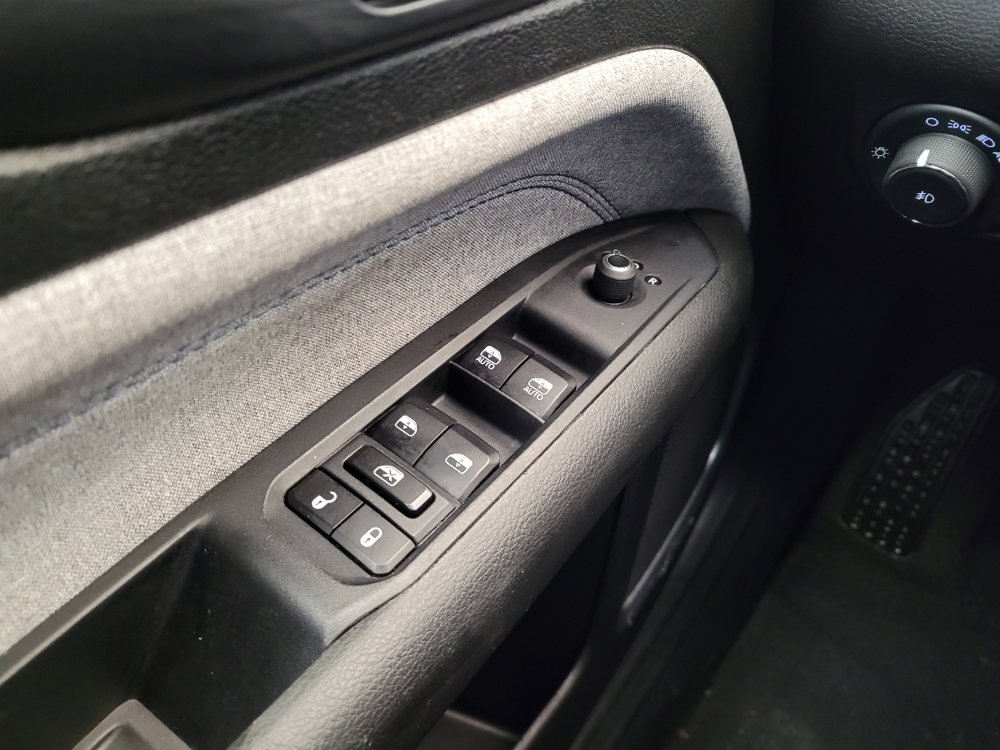 Used 2024 Jeep Compass Latitude image 27