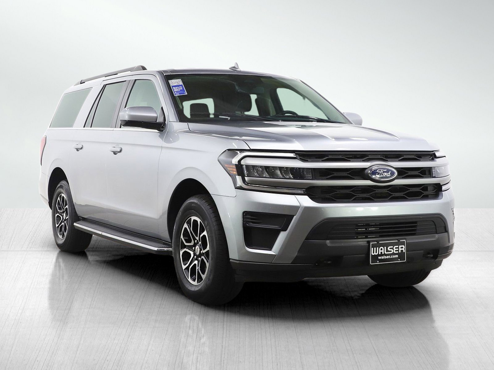 Used 2023 Ford Expedition Max XLT image 7