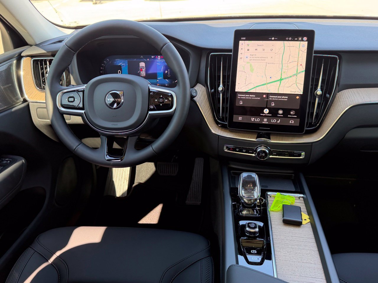 New 2027 Volvo XC60 B5 Plus AWD/4WD image 13