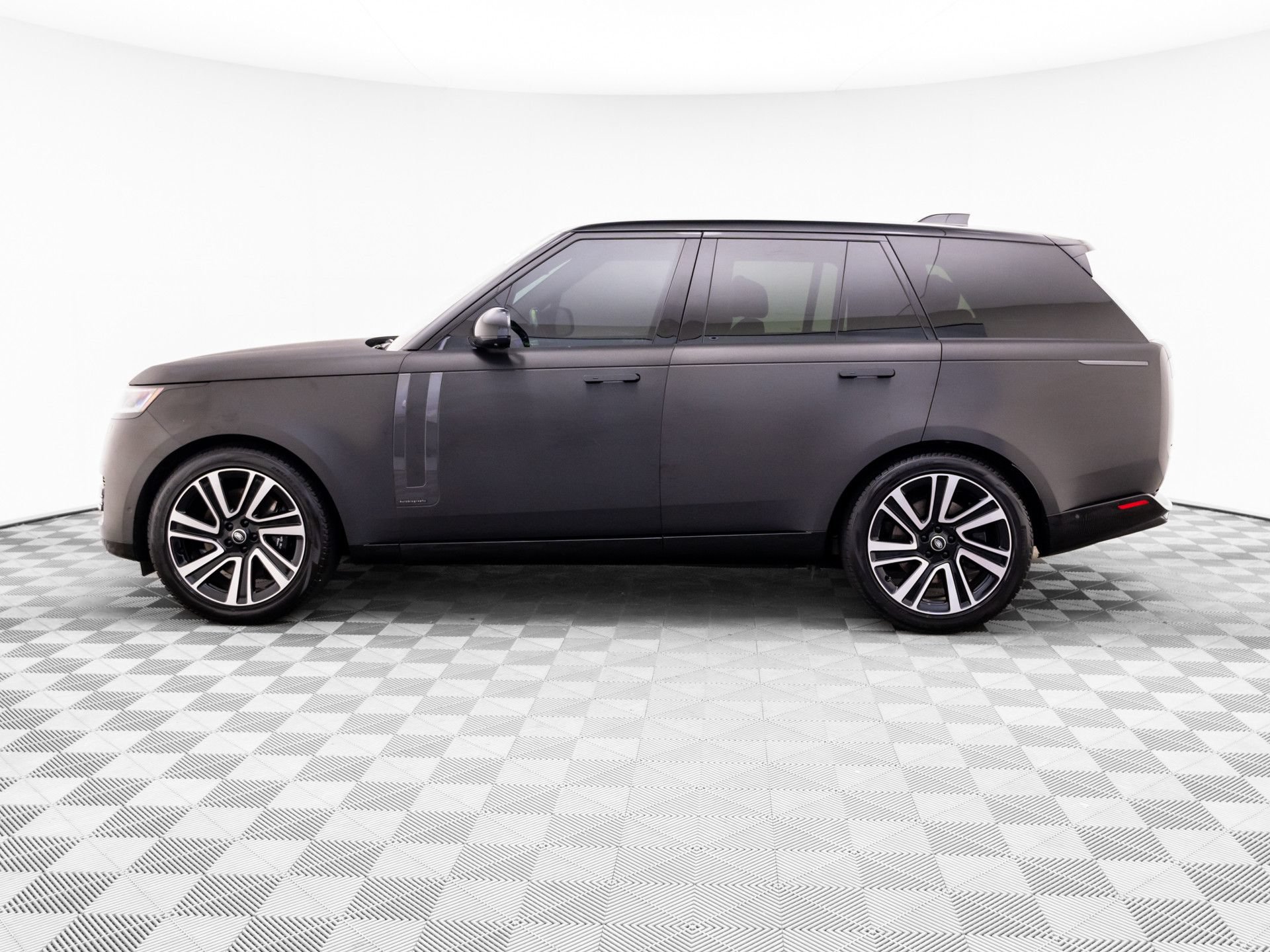 Used 2023 Land Rover Range Rover Autobiography AWD/4WD video 2