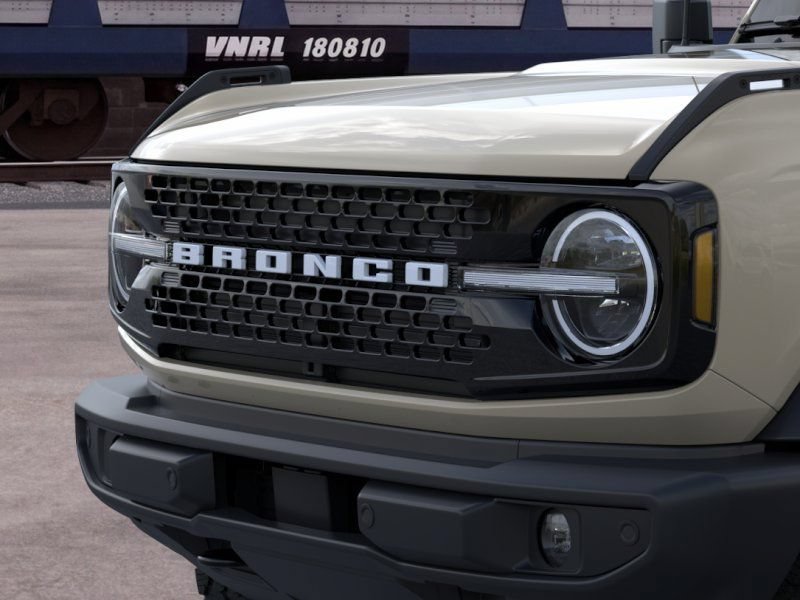 New 2026 Ford Bronco Outer Banks w/ Black Appearance Package AWD/4WD image 32
