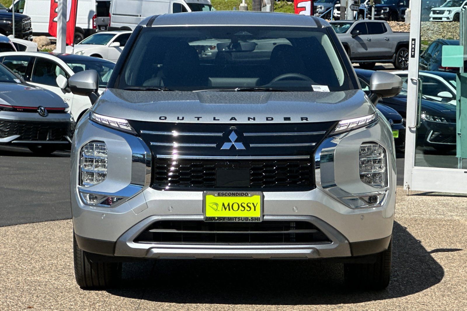 New 2025 Mitsubishi Outlander SE image 8