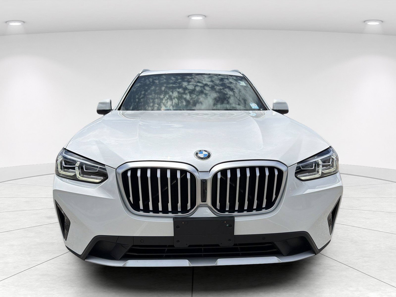 Used 2023 BMW X3 xDrive30i w/ Premium Package AWD/4WD image 2
