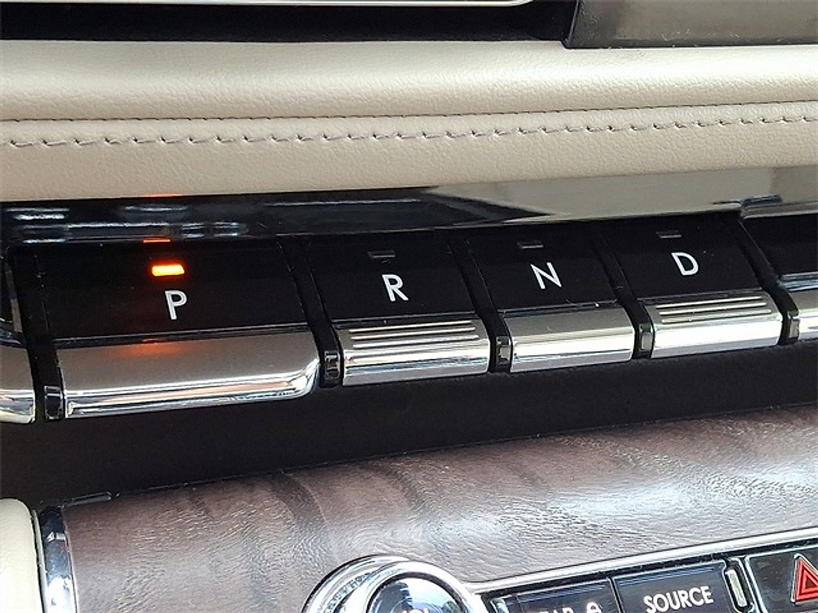Used 2020 Lincoln Aviator Reserve w/ Equipment Group 201A image 16