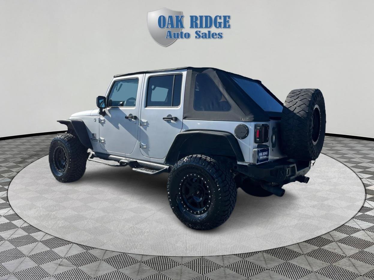 Used 2009 Jeep Wrangler Unlimited Rubicon w/ Dual Top Group image 7
