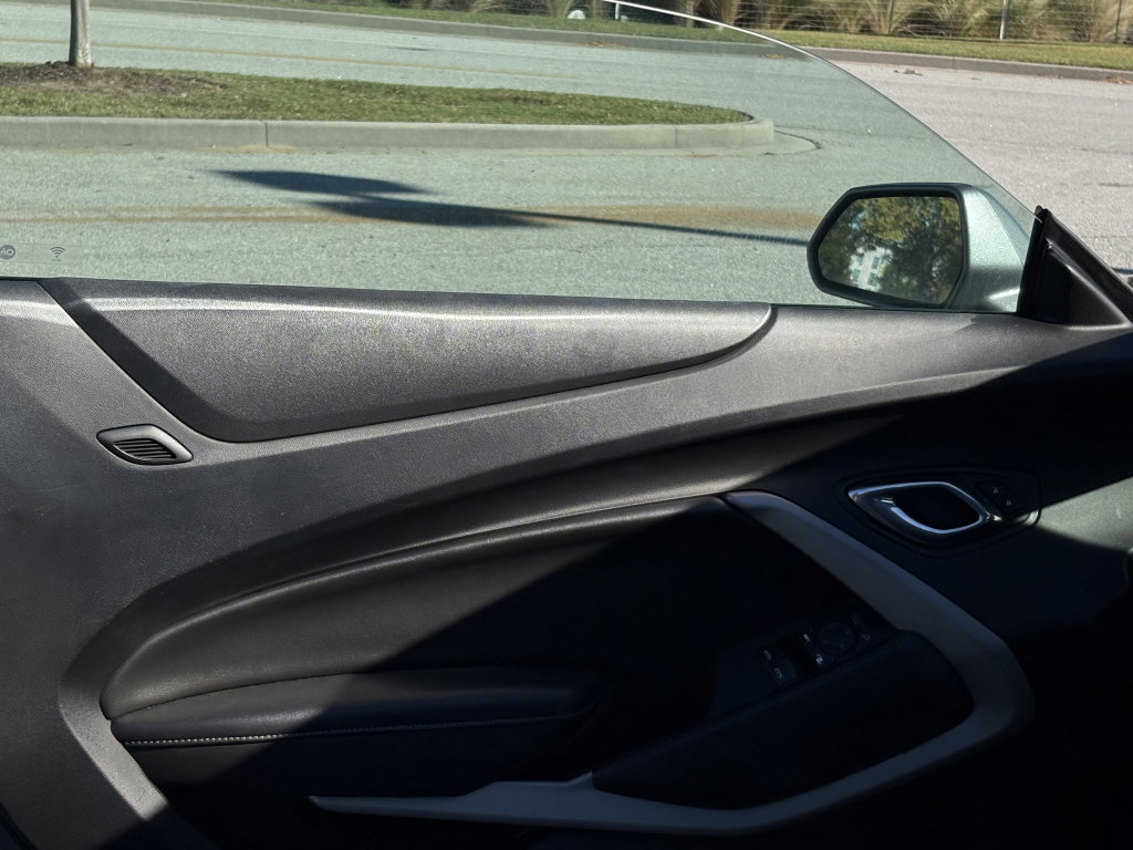 Used 2020 Chevrolet Camaro LT image 9