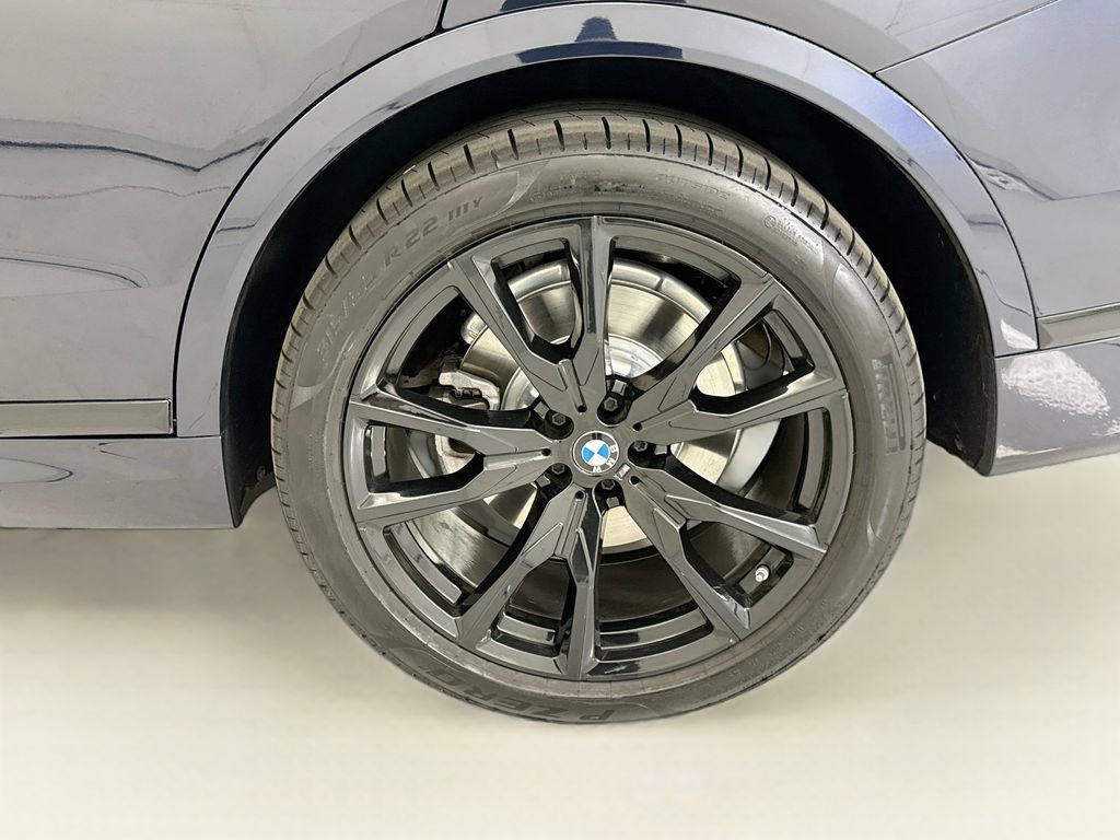 Used 2024 BMW X7 xDrive40i w/ M Sport Package AWD/4WD image 30