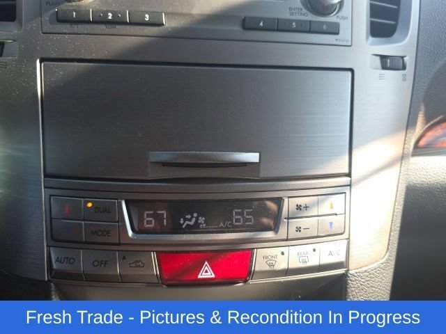 Used 2012 Subaru Outback 2.5i Limited w/ Moonroof Pkg AWD/4WD image 14