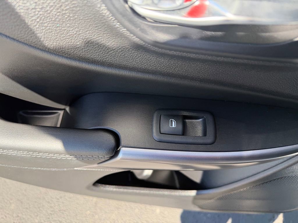 Certified 2022 Jeep Cherokee Limited image 31