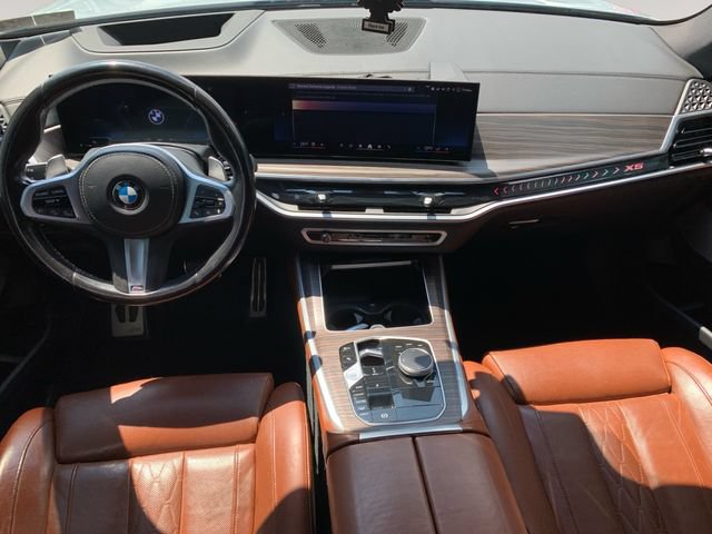Used 2024 BMW X5 xDrive40i w/ M Sport Package AWD/4WD image 10