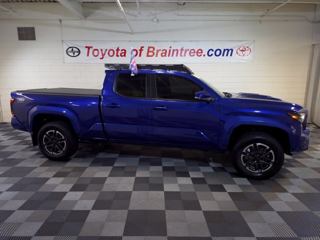 Certified 2025 Toyota Tacoma TRD Sport w/ TRD Sport Upgrade Package AWD/4WD image 1