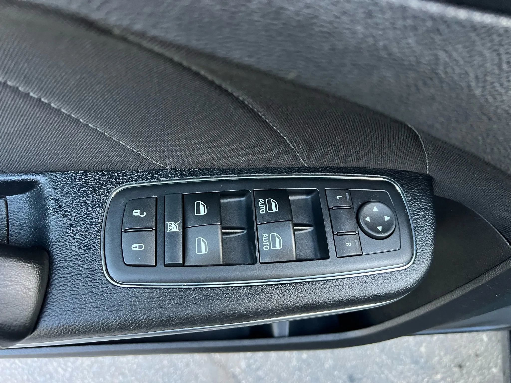 Used 2017 Dodge Charger SXT image 20