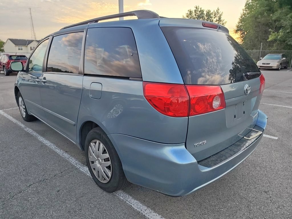 Used 2009 Toyota Sienna LE FWD image 5