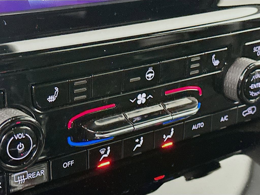 Certified 2024 Jeep Grand Cherokee Altitude image 31