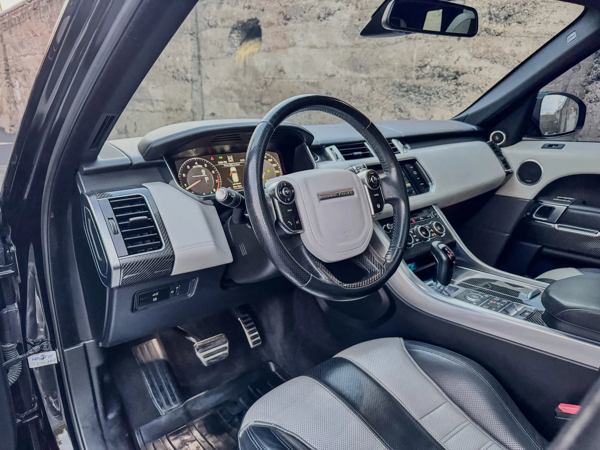 Used 2015 Land Rover Range Rover Sport SVR AWD/4WD image 19