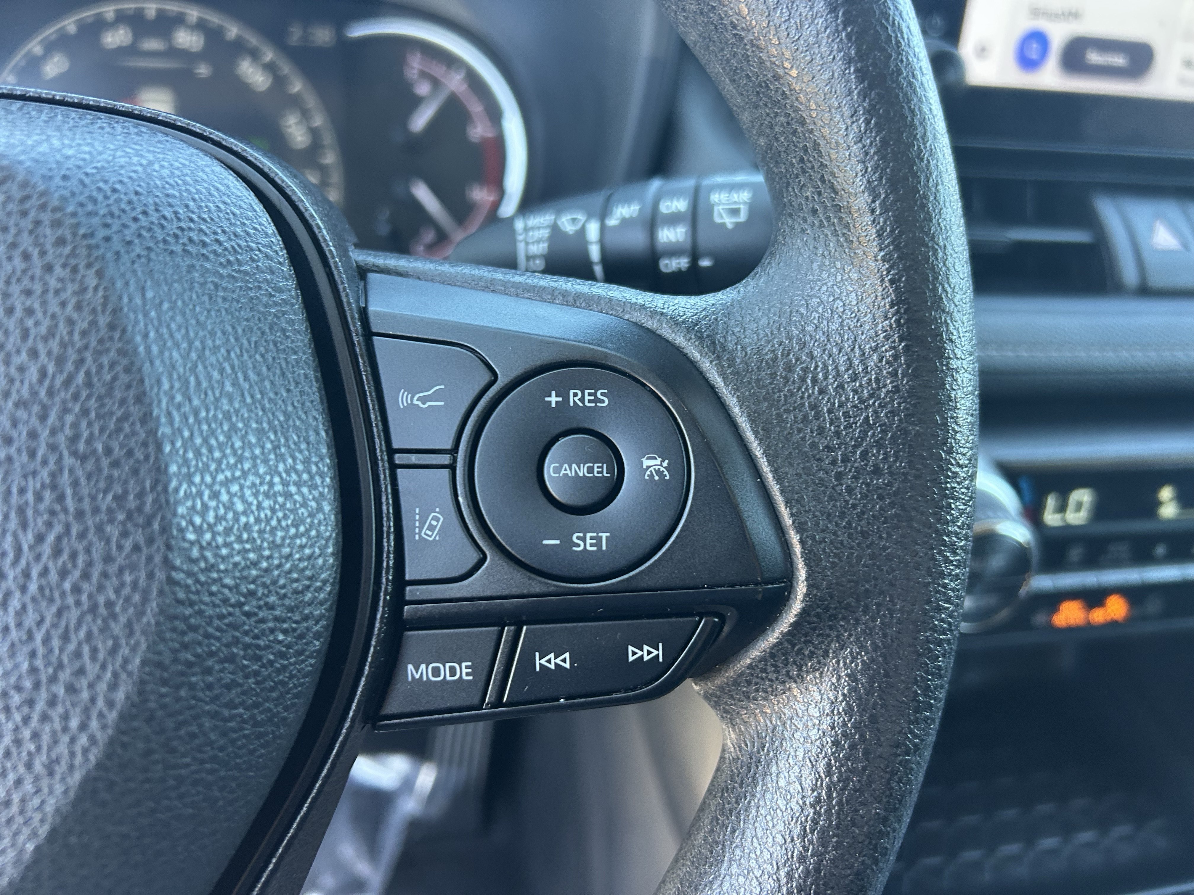 Certified 2024 Toyota RAV4 XLE FWD image 27